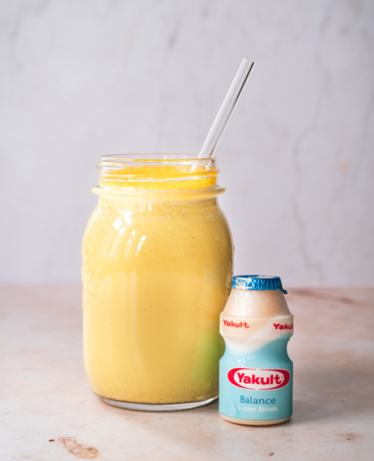 Kurkuma-Ingwer-Shake mit Yakult