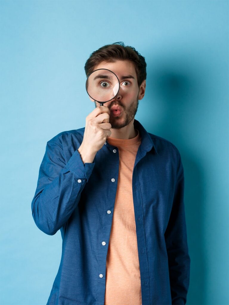 man lense curious